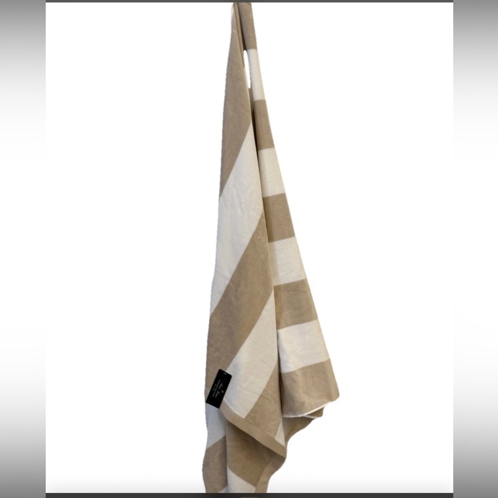 Brooks Brothers Tan White Cabana Striped 40x70” Oversized Pool Beach Towel New
